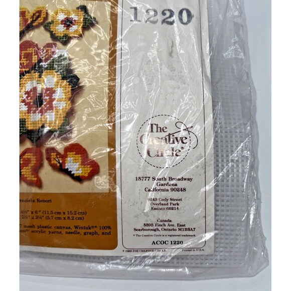 Vintage The Creative Circle Stitchery KIT  #1220, 1226 USA Butterflies & Cottage - Picture 5 of 14